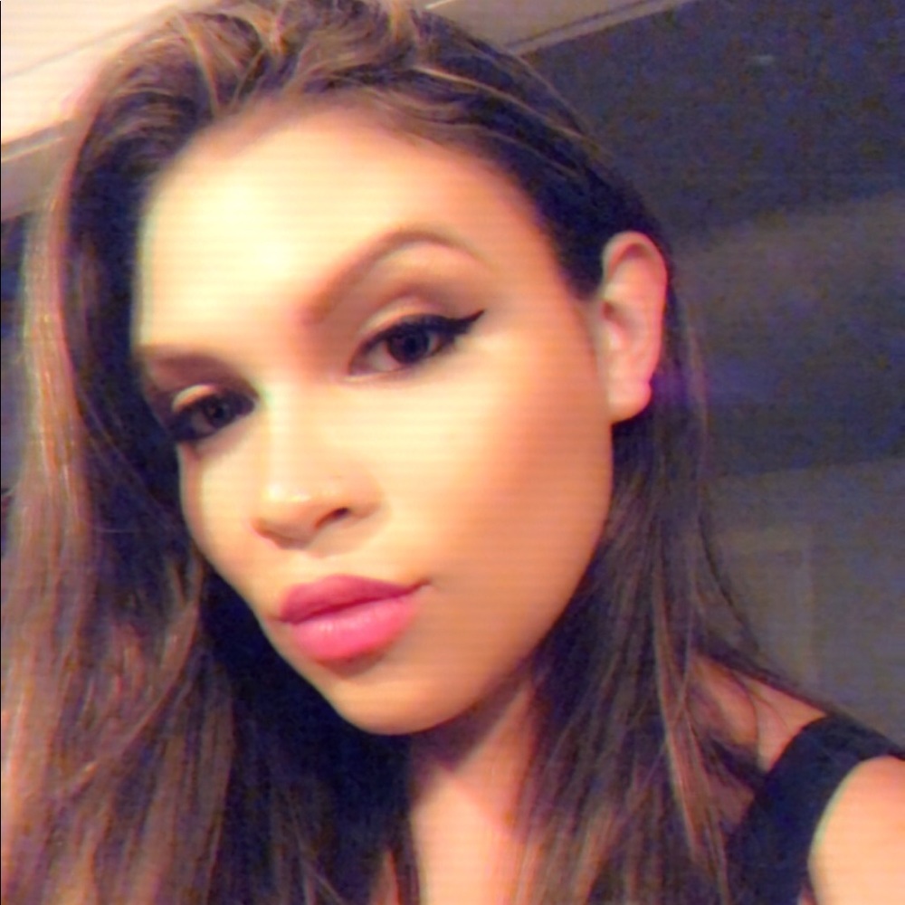 Meet your Posher, Veronica